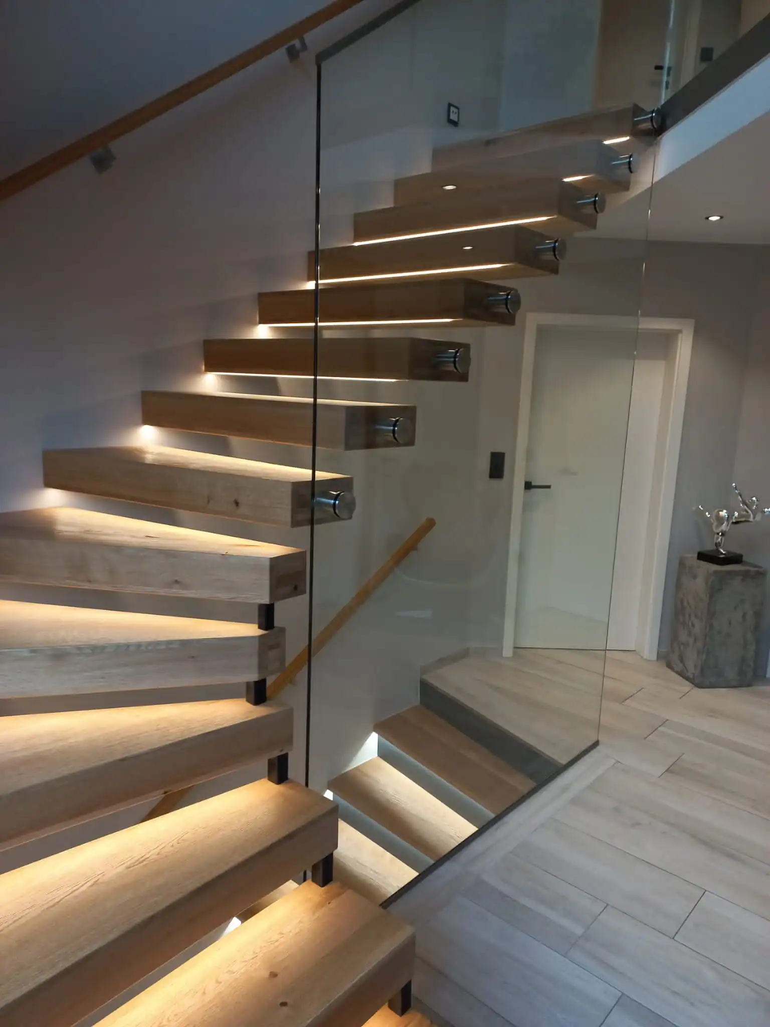 7d6ebcd4-f390-4c24-8a1e-2245ab0e4a7a